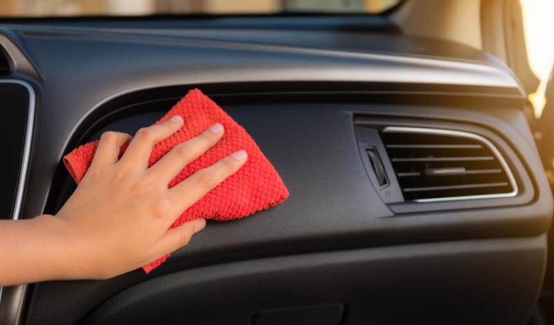 تلميع سيارات داخلي بالرياض